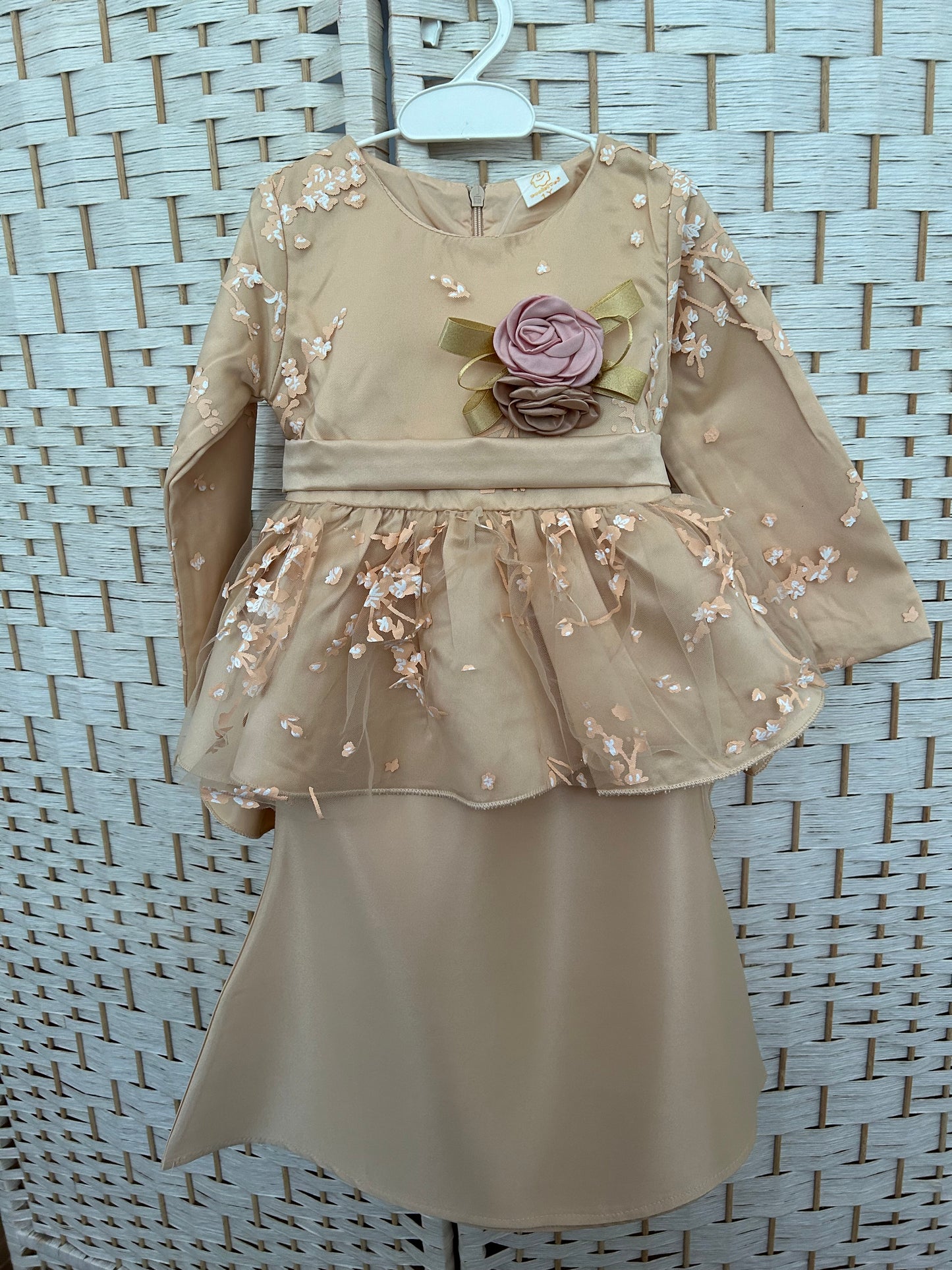 Leona Kurung