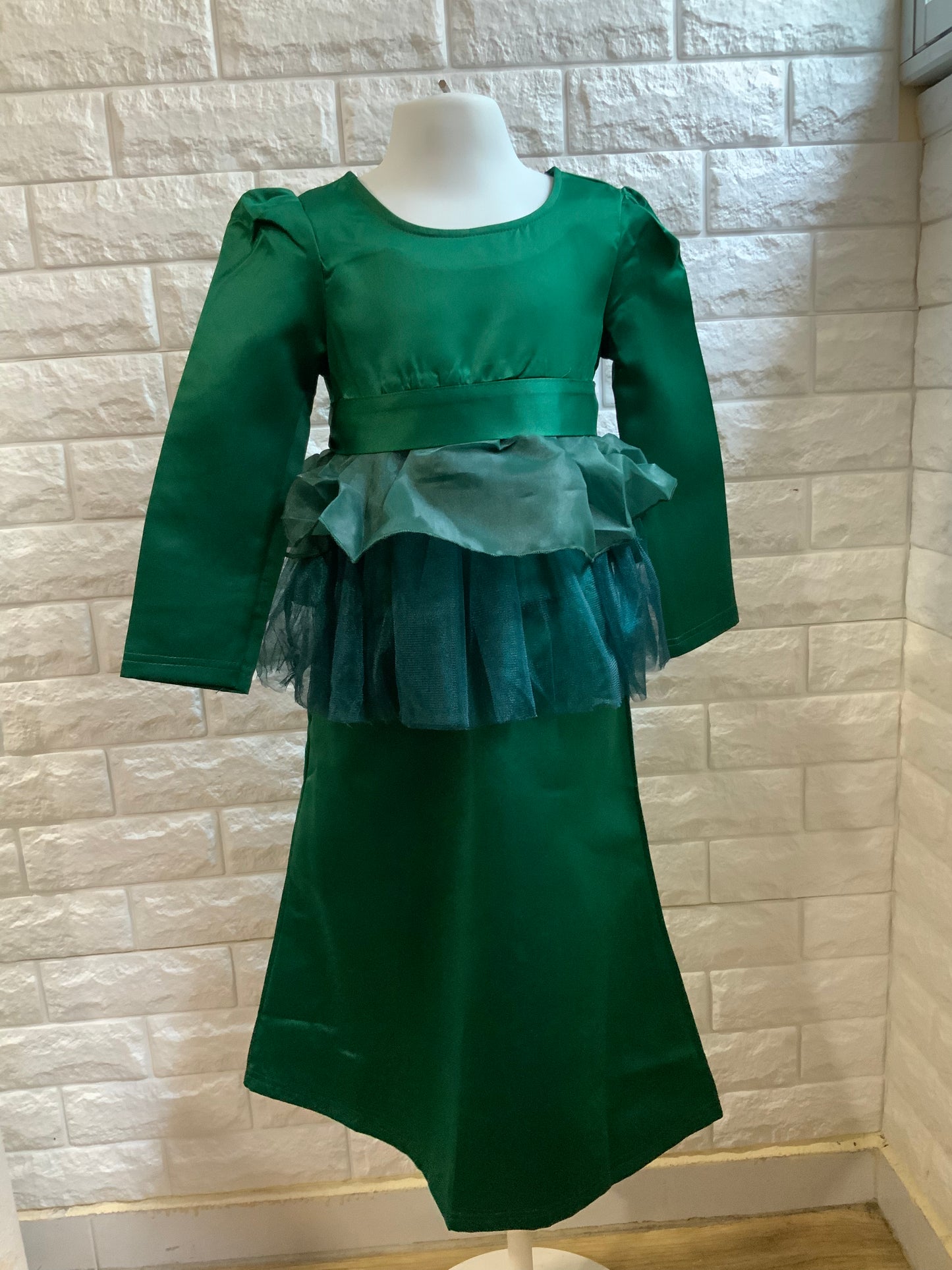 Taalia Peplum Kurung