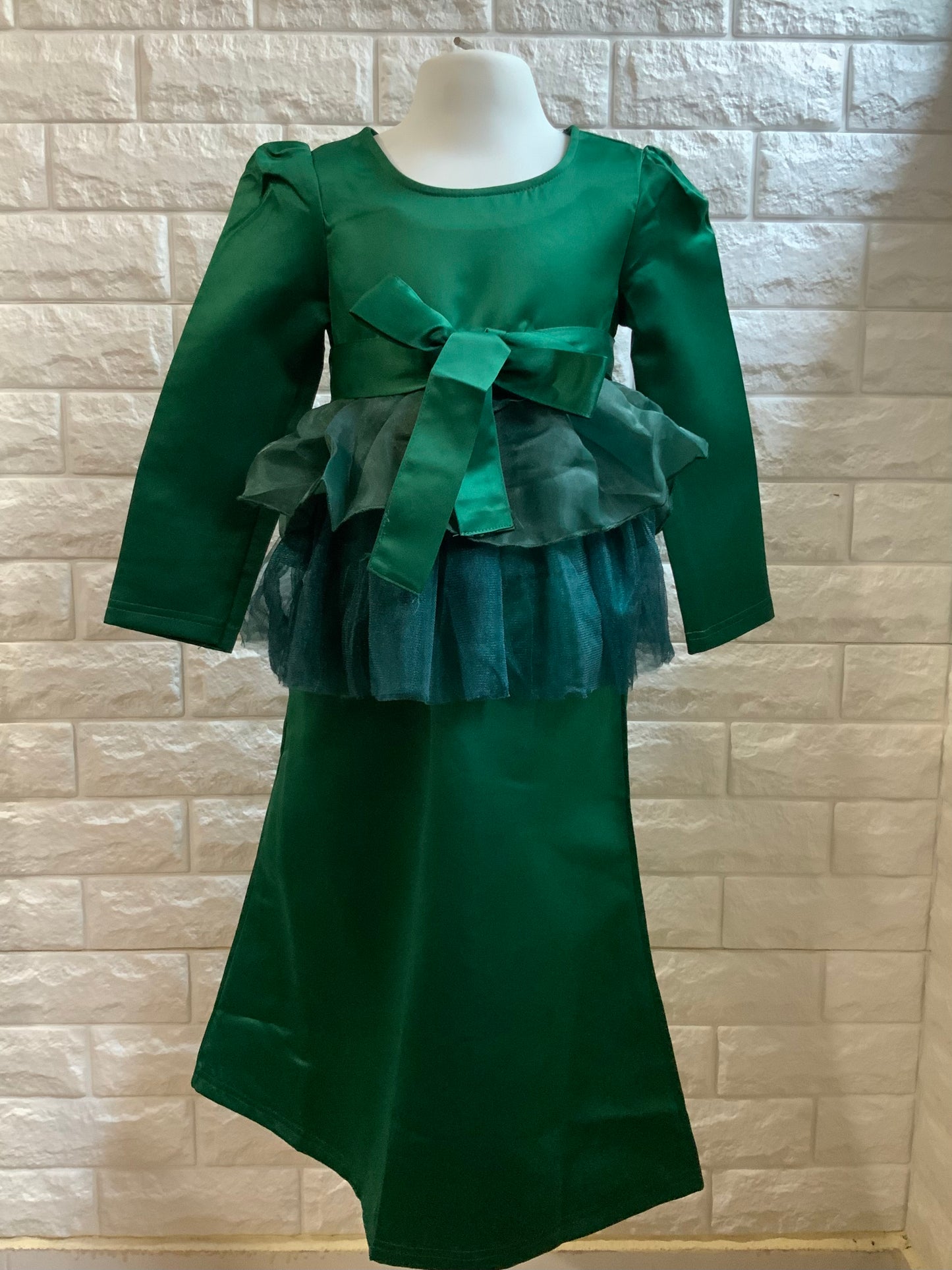 Taalia Peplum Kurung