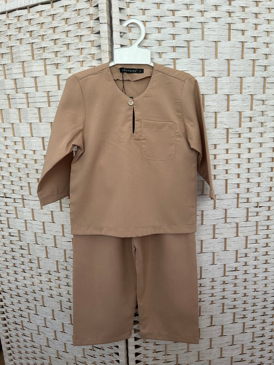 Adi Baju Melayu