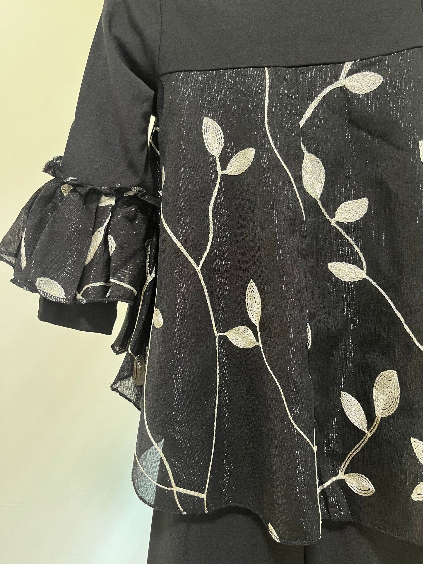 Leesa Modern Kurung