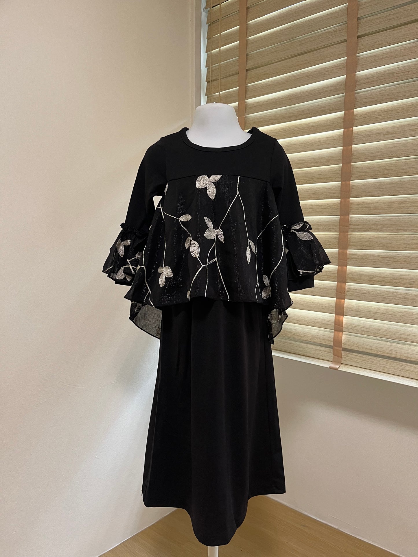 Leesa Modern Kurung