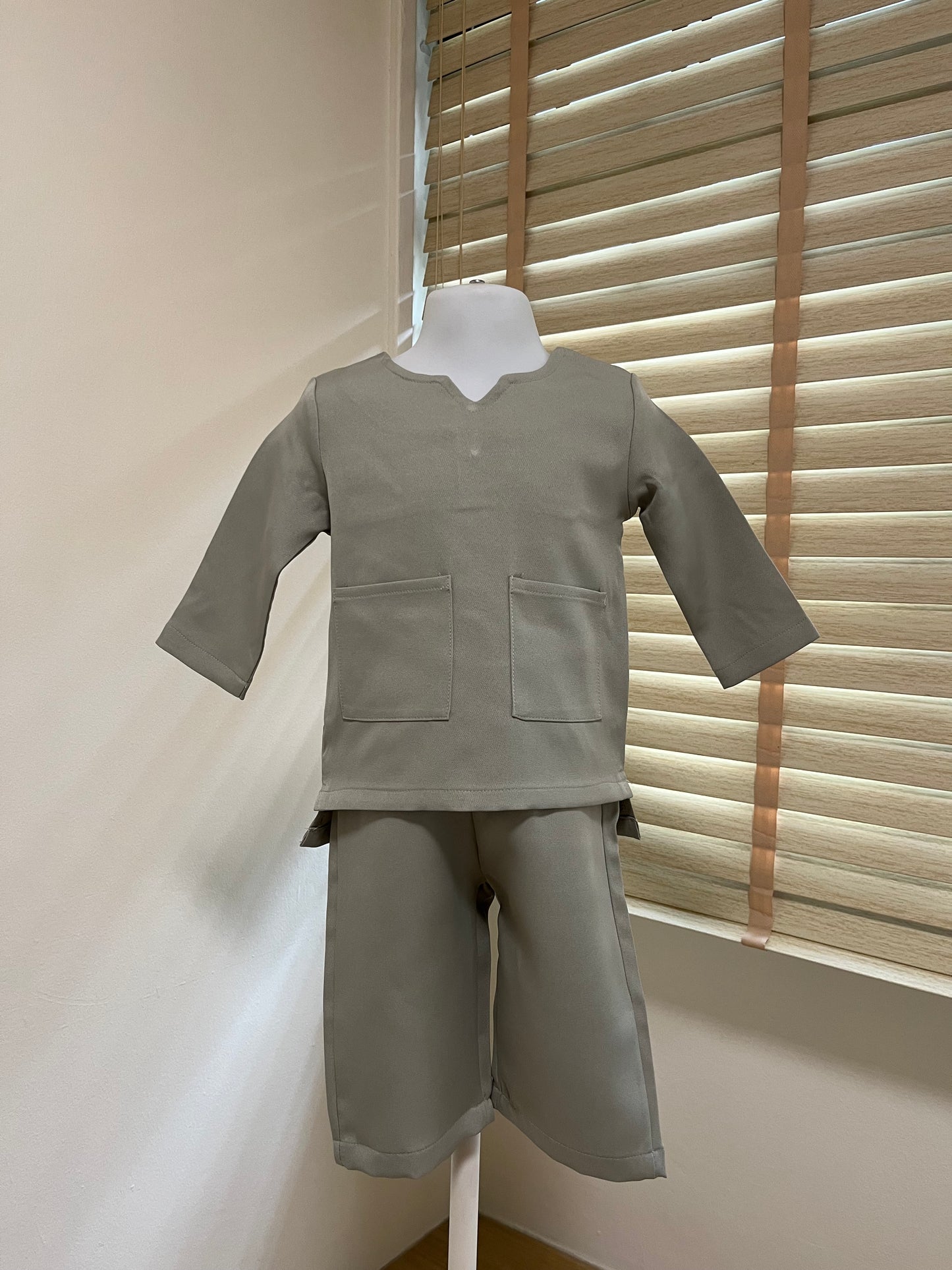 Daniel Baju Melayu