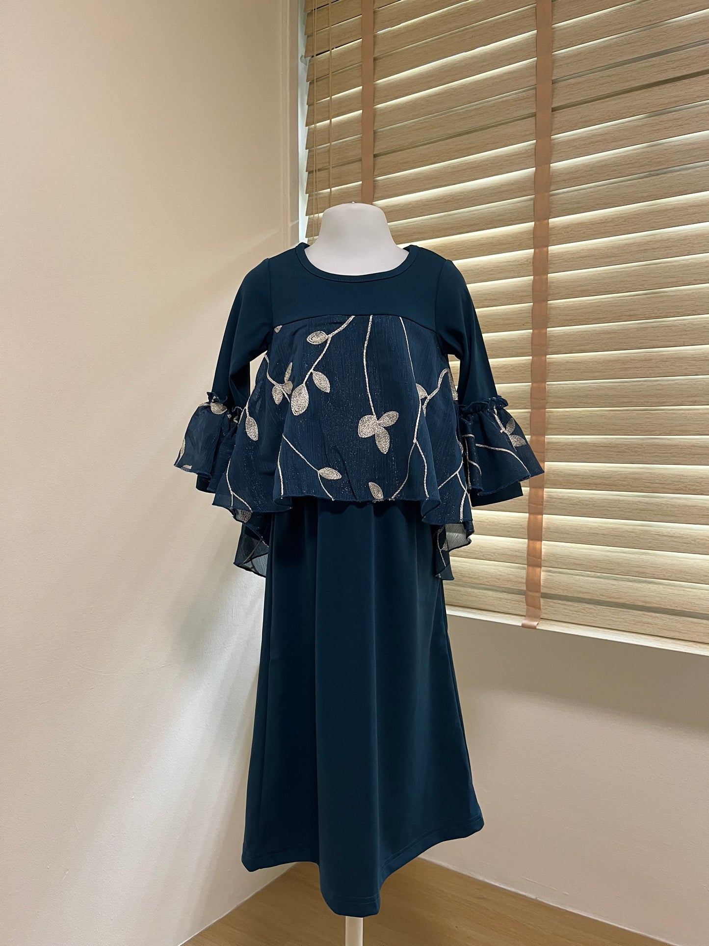 Leesa Modern Kurung