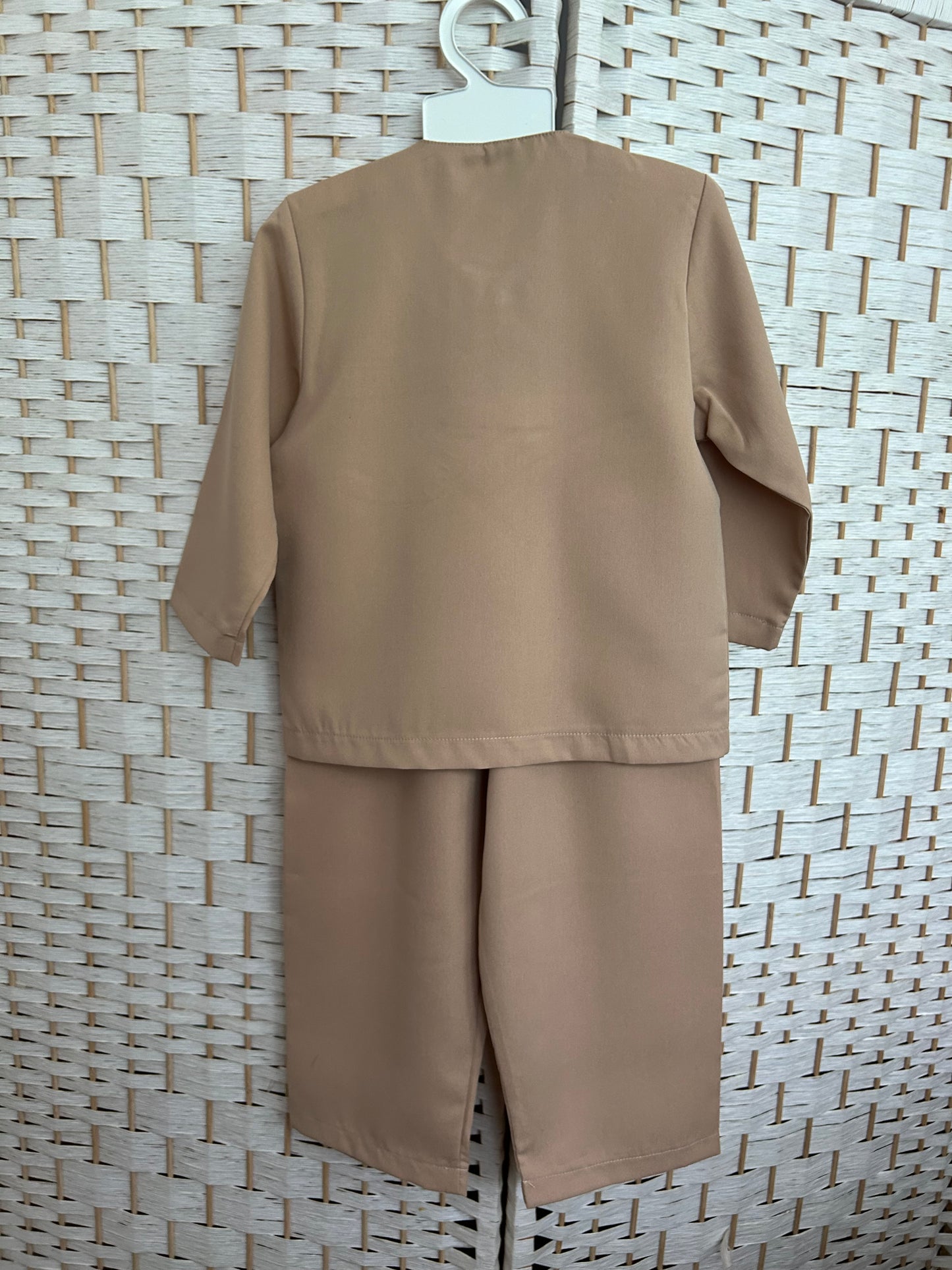 Adi Baju Melayu