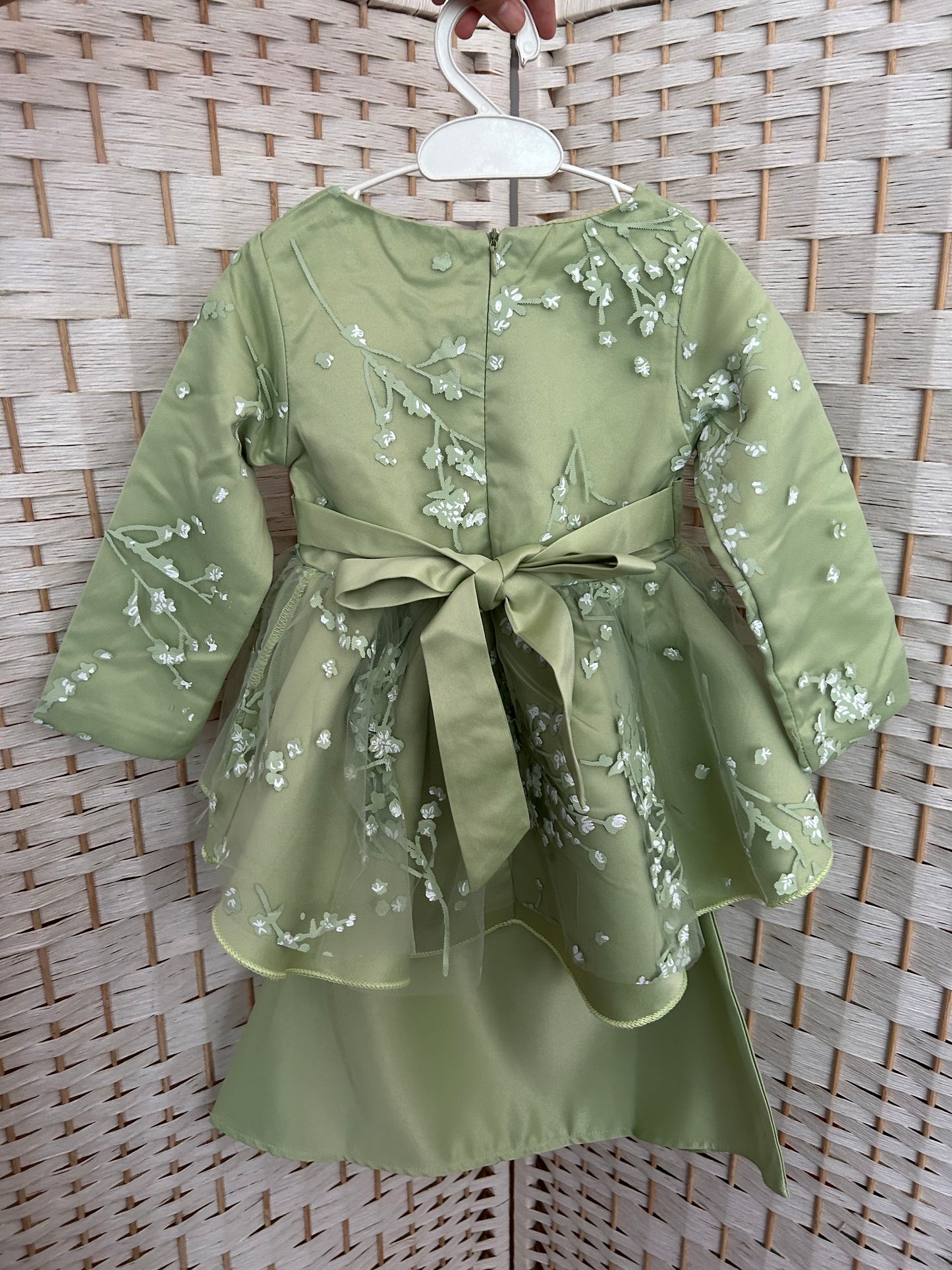 Leona Kurung