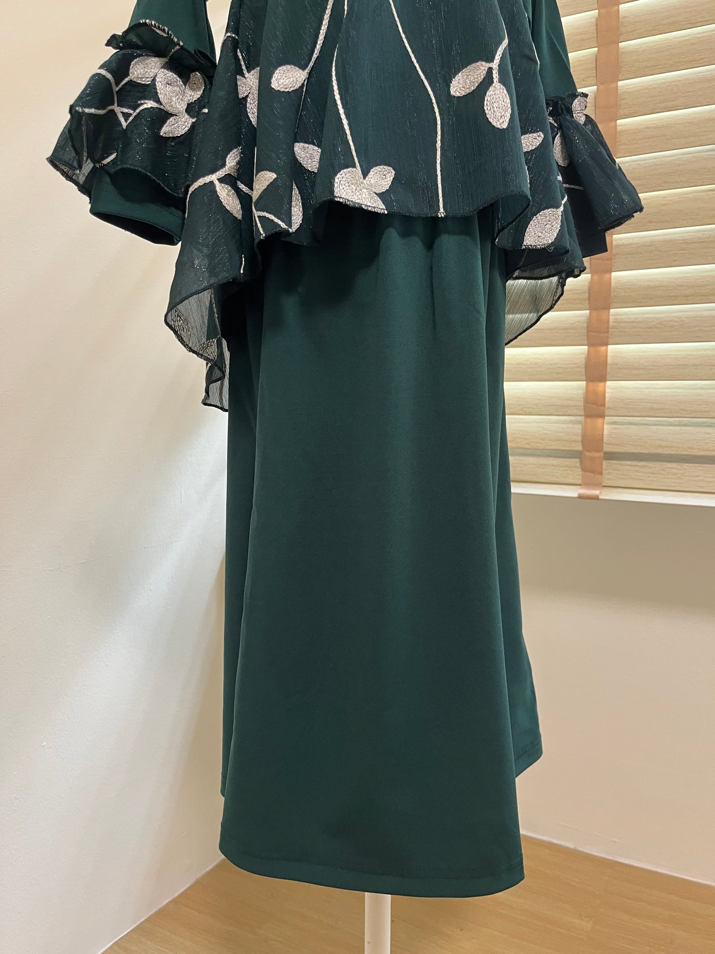 Leesa Modern Kurung