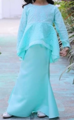 Lynn Lace Kurung