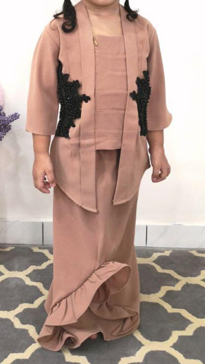 Karina Kebaya