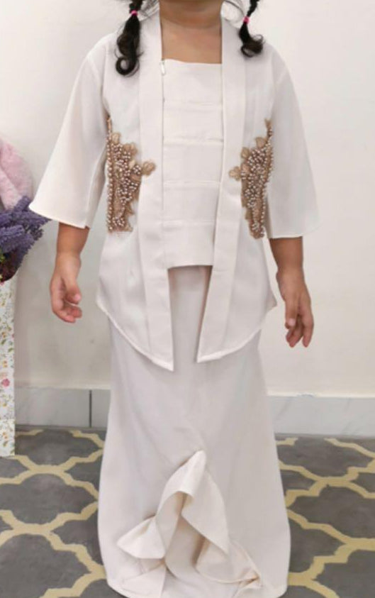 Karina Kebaya