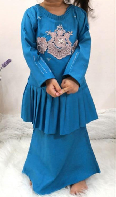 Ninelle Pleated Lace Kurung